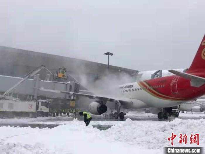 特大暴雪来袭辽宁省海陆空交通停航、停运