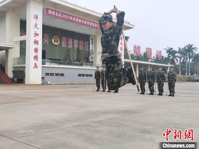 直击武警海南总队新兵团新兵结业考核现场