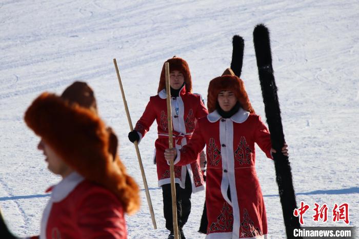 首届新疆阿勒泰滑雪节暨十六届人类滑雪起源地纪念日开幕