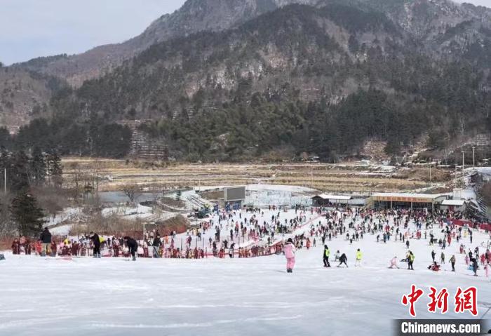 “北冰南展”：大别山里热“雪”燃冬