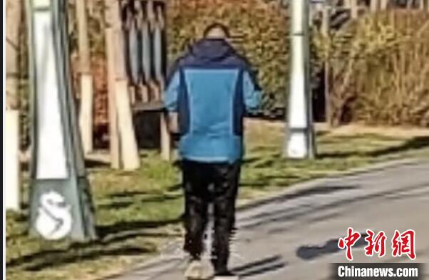 热心市民水中救出幼童后离开江苏宿迁全城“搜索”蓝色背影