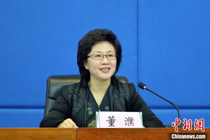 黑龙江省民政厅厅长董濮在发布会上介绍相关情况。　徐旭 摄