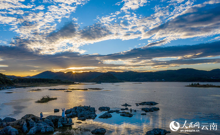 云南沾益海峰湿地盛夏风光如画。孙文来摄