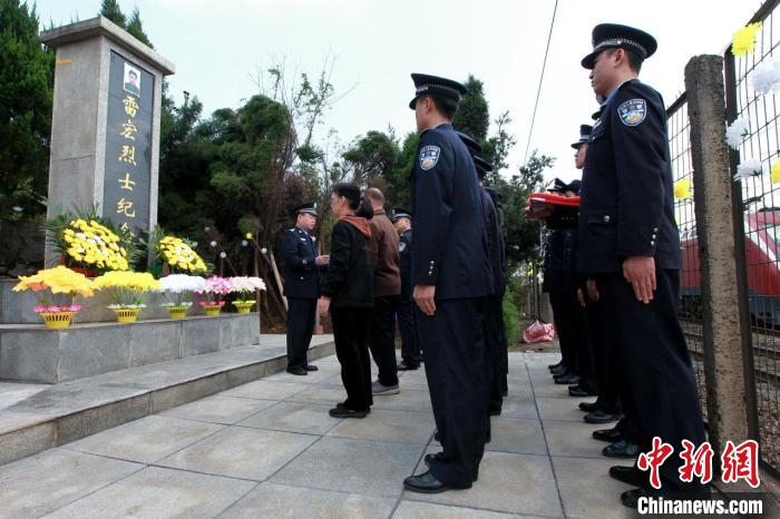 湖南衡阳：英雄故事发新芽纪念英雄铁路民警雷宏