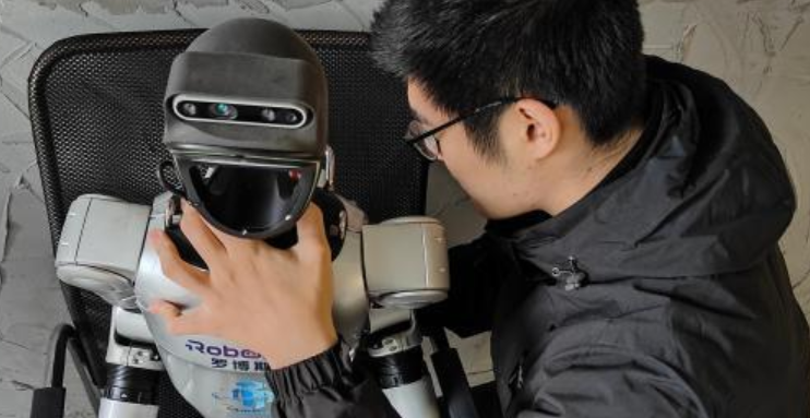 （神州写真）中国机器人租赁升温 &ldquo;二次开发&rdquo;成新落点